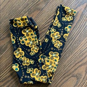LuLaRoe girls L/XL leggings NWOT black w/ flowers